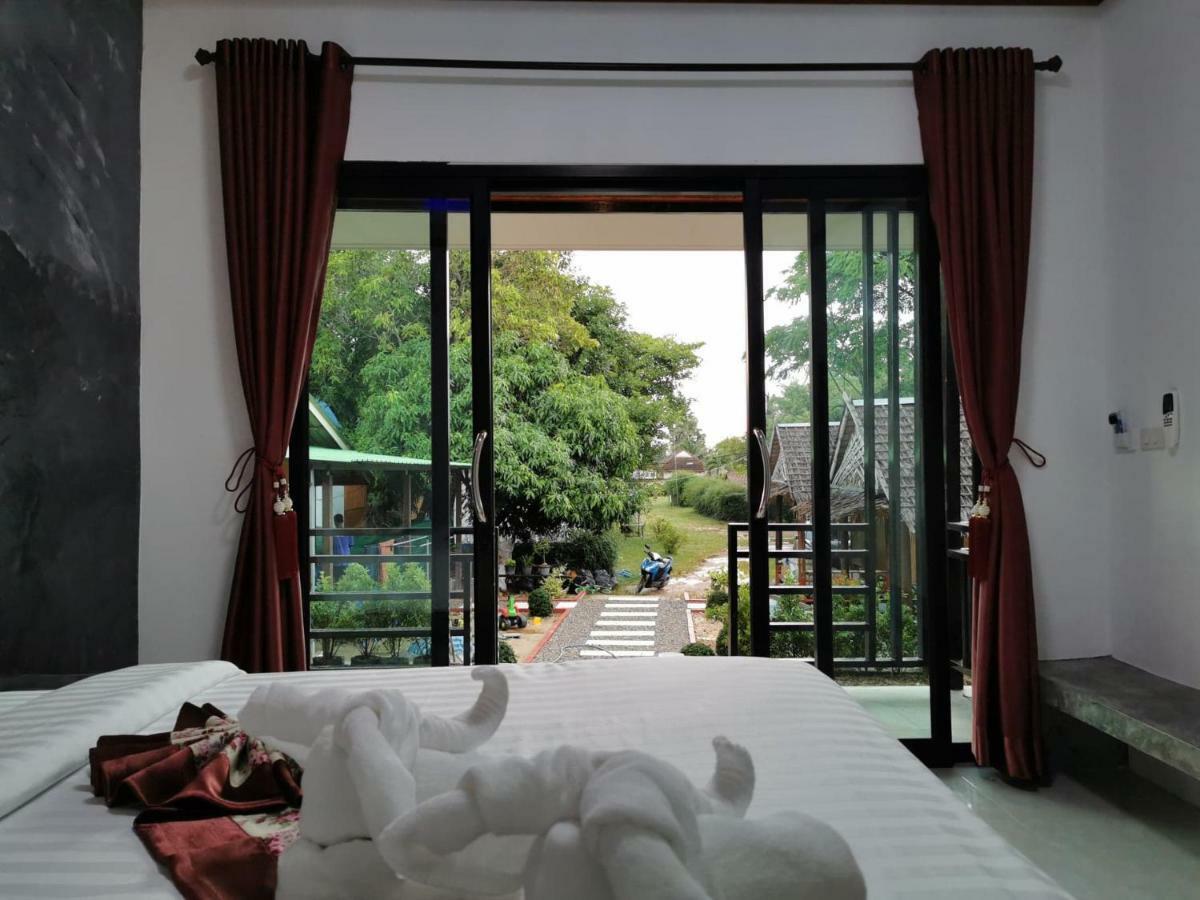 Laila​ place Hotel Ko Lanta Exterior foto